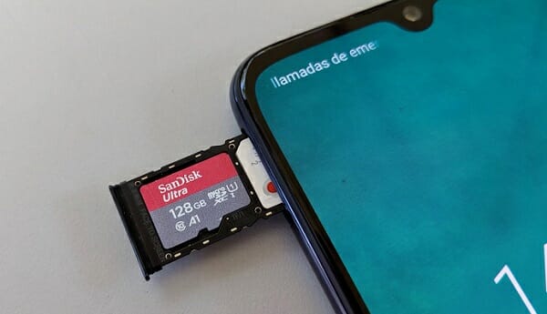 aumentar la memoria interna insertando una tarjeta sd